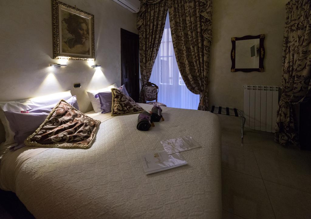 Deluxe Double Room with Balcony,156787218:JPEG