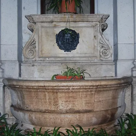 B&B Roma Royal Residence-3